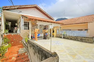 Casa à venda com 2 quartos em peruíbe, no bairro centro