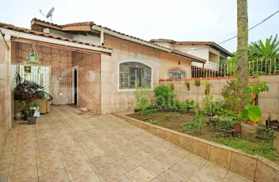 Casa à venda com 2 quartos em peruíbe, no bairro balneario arpoador