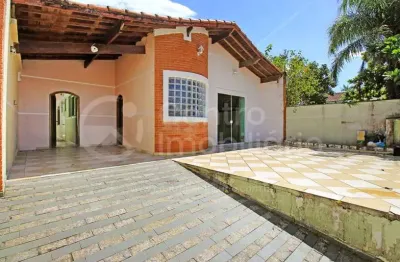 Casa à venda com 3 quartos em peruíbe, no bairro jardim três marias