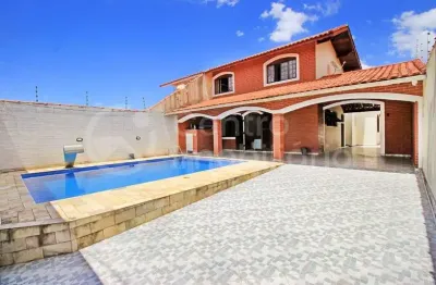 Casa à venda com piscina e 3 quartos em peruíbe, no bairro pampas