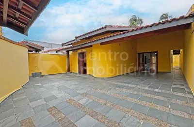 Casa à venda com 3 quartos em peruíbe, no bairro jardim três marias