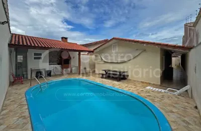CASA à venda com piscina e 4 quartos em Peruíbe, no bairro Balneario Barra de Jangada