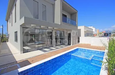 Casa à venda com piscina e 4 quartos em peruíbe, no bairro bougainvillee iv