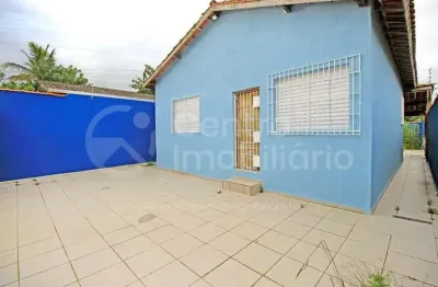 Casa com 2 quartos à venda no jardim Somar, Peruíbe 