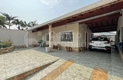 Casa à venda com 3 quartos em peruíbe, no bairro balneario barra de jangada