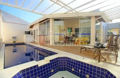 Casa à venda com piscina e 5 quartos em peruíbe, no bairro balneario josedy