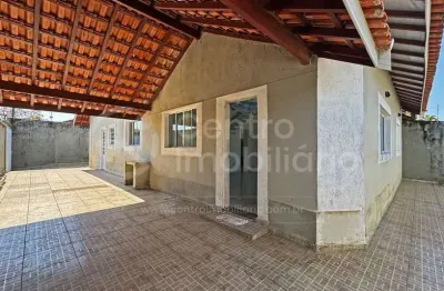 Casa à venda com 3 quartos em peruíbe, no bairro balneario sao joao batista