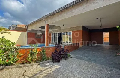 Casa à venda com piscina e 4 quartos em peruíbe, no bairro cidade nova peruíbe