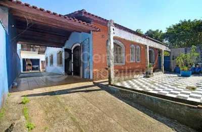 Casa à venda com 4 quartos em peruíbe, no bairro estancia dos eucaliptos