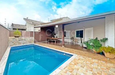 Casa à venda com piscina e 3 quartos em peruíbe, no bairro balneario sambura