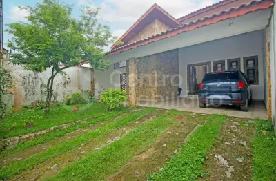 Casa à venda com 3 quartos em peruíbe, no bairro centro