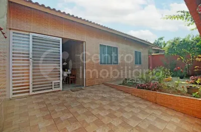 Casa com 3 quartos à venda na Vila Erminda, Peruíbe 