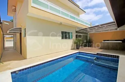 Casa à venda com piscina e 4 quartos em peruíbe, no bairro cidade nova peruíbe