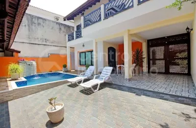 Casa à venda com piscina e 4 quartos em peruíbe, no bairro balneario sao joao batista