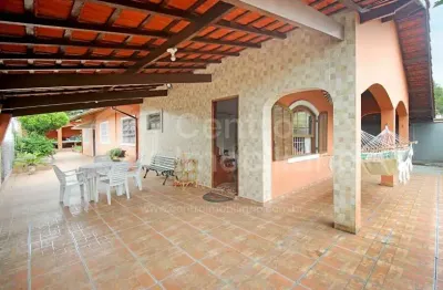 Casa à venda com 4 quartos em peruíbe, no bairro centro