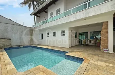 Casa à venda com piscina e 4 quartos em peruíbe, no bairro parque turistico