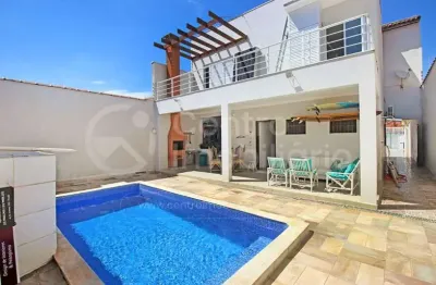 Casa à venda com piscina e 4 quartos em peruíbe, no bairro estancia sao jose