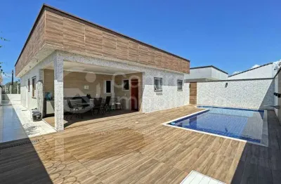 Casa à venda com piscina e 3 quartos em peruíbe, no bairro jardim sao luiz