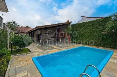 Casa à venda com piscina e 6 quartos em peruíbe, no bairro parque balneario oasis