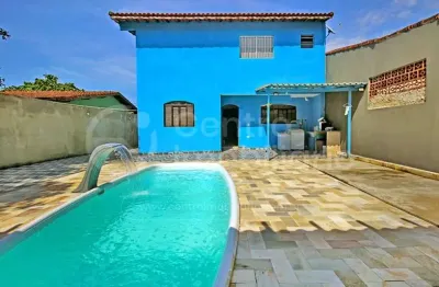 Casa à venda com piscina e 6 quartos em peruíbe, no bairro belmira novaes