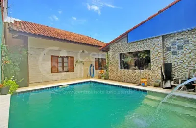 Casa à venda com piscina e 4 quartos em peruíbe, no bairro jardim marcia