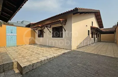Casa com 3 quartos à venda no Balneário Pampas, Peruíbe 