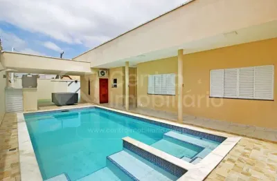 Casa à venda com piscina e 4 quartos em peruíbe, no bairro maria h novaes