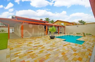 Casa à venda com piscina e 3 quartos em peruíbe, no bairro maria h novaes