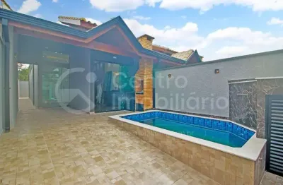 Casa à venda com piscina e 2 quartos em peruíbe, no bairro jardim ribamar
