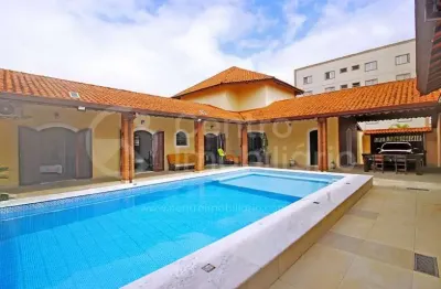 Casa à venda com piscina e 4 quartos em peruíbe, no bairro jardim três marias