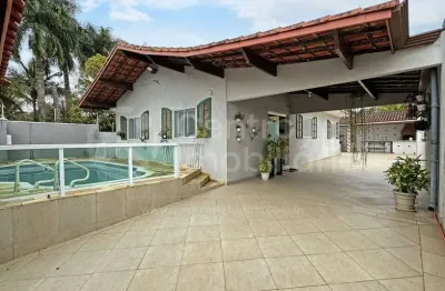 Casa à venda com piscina e 3 quartos em peruíbe, no bairro estancia balnearia convento velho