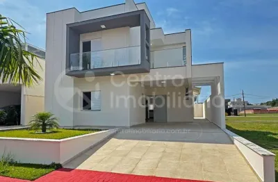 Casa à venda com piscina e 4 quartos em peruíbe, no bairro residencial flora rica