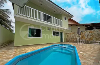 CASA à venda com piscina e 4 quartos em Peruíbe, no bairro Parque Balneario Oasis