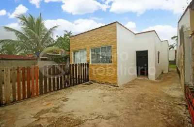 Casa à venda com 2 quartos em peruíbe, no bairro maria h novaes
