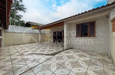 Casa à venda com 2 quartos em peruíbe, no bairro balneario sambura