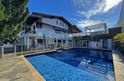 Casa à venda com piscina e 5 quartos em peruíbe, no bairro jardim três marias