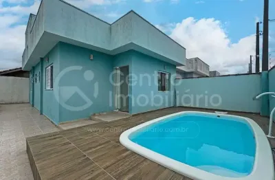 Casa à venda com piscina e 2 quartos em peruíbe, no bairro parque d aville