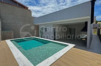 Casa à venda com piscina e 3 quartos em peruíbe, no bairro maria h novaes