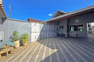 Casa com 3 quartos à venda na Vila Romar, Peruíbe 