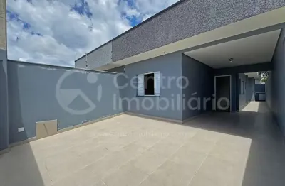 Casa à venda com piscina e 3 quartos em peruíbe, no bairro flora rica