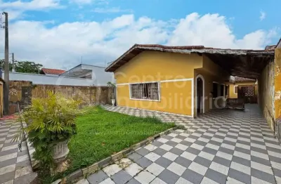 CASA à venda com 3 quartos em Peruíbe, no bairro Jardim Ribamar