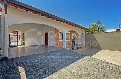 Casa à venda com 3 quartos em peruíbe, no bairro centro