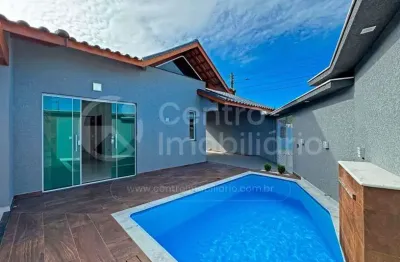 Casa à venda com piscina e 2 quartos em peruíbe, no bairro cidade nova peruíbe