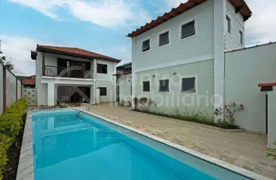 Casa à venda com piscina e 4 quartos em peruíbe, no bairro jardim três marias