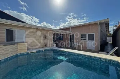 Casa à venda com piscina e 4 quartos em peruíbe, no bairro cidade nova peruíbe