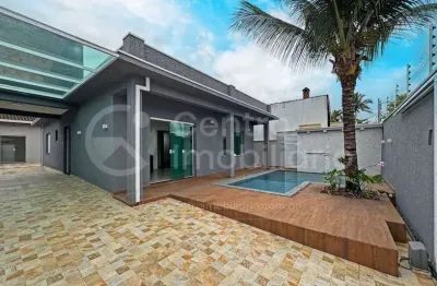 Casa à venda com piscina e 3 quartos em peruíbe, no bairro balneario arpoador