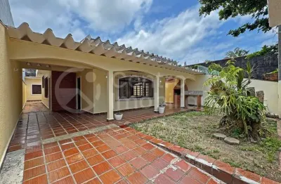 Casa à venda com 3 quartos em peruíbe, no bairro belmira novaes