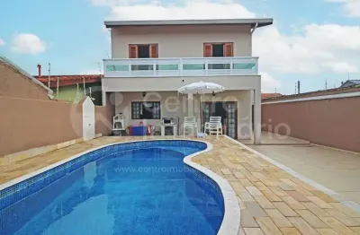 Casa à venda com piscina e 4 quartos em peruíbe, no bairro cidade nova peruíbe