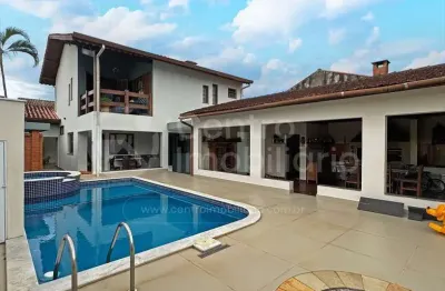 Casa à venda com piscina e 5 quartos em peruíbe, no bairro balneario barra de jangada