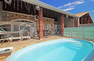 Casa à venda com piscina e 3 quartos em peruíbe, no bairro parque balneario oasis